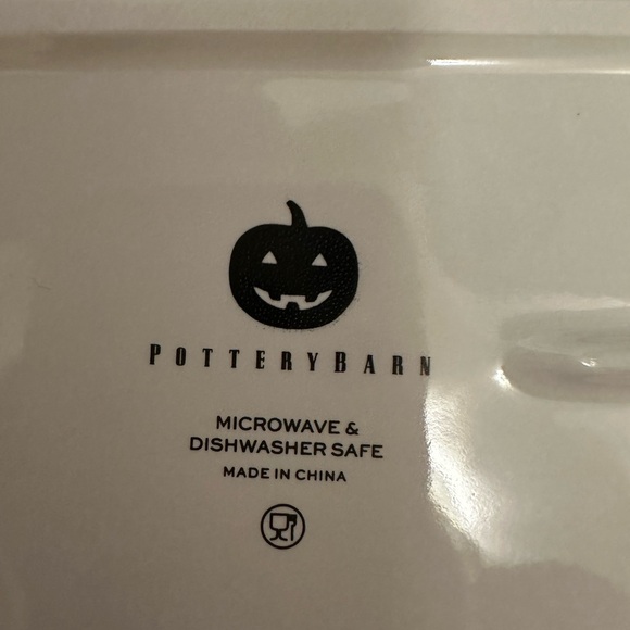 🎃 Jack-O-Lantern Stoneware Icon Cookie Platter by Pottery Barn - Picture 7 of 7